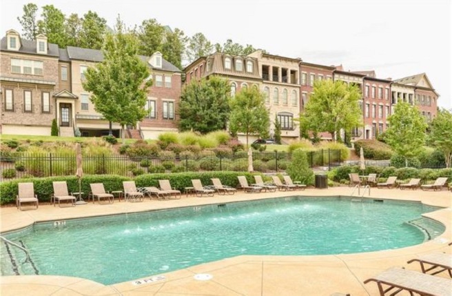 pool at the Battery on Paces Ferry
